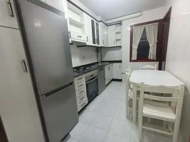 Cocina de Apartamento de alquiler en Ames con Calefacción, Parquet y Terraza