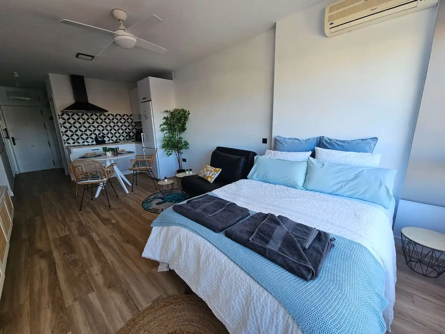 Bedroom of Study for rent in Torremolinos  with Air Conditioner, Heating and Terrace
