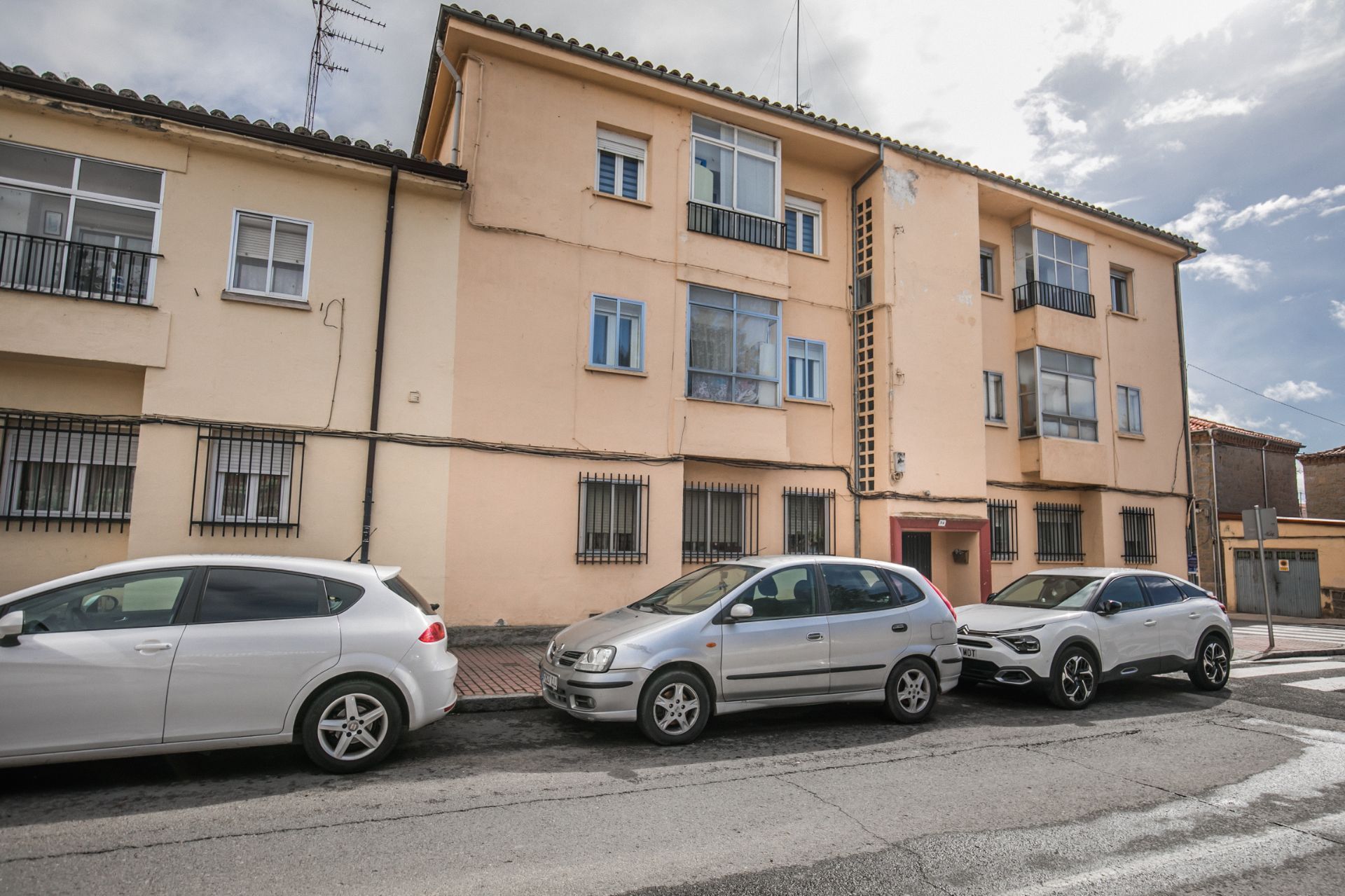 Vista exterior de Pis en venda en Ávila Capital amb Calefacció