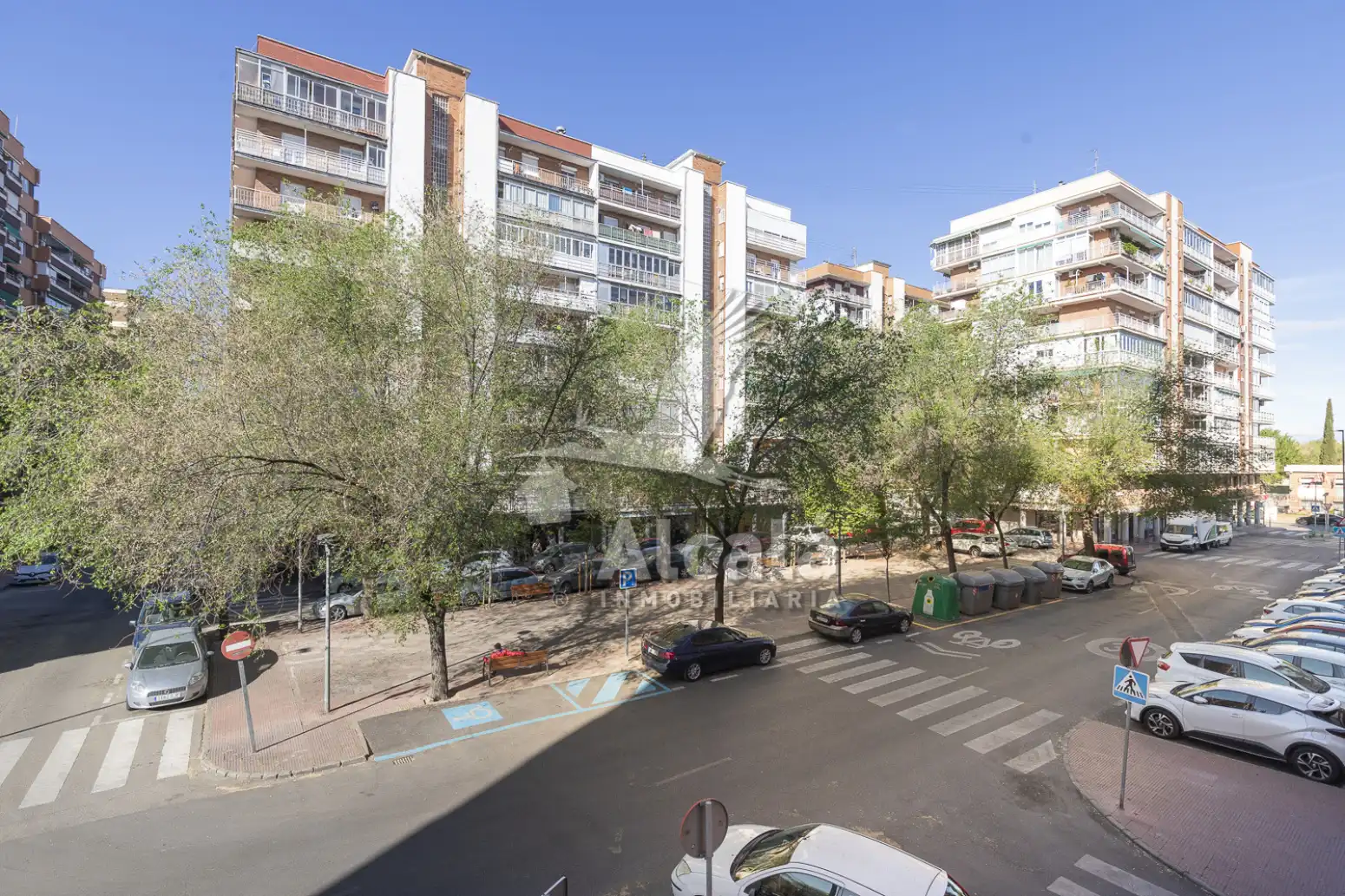 Vista exterior de Piso en venta en Alcalá de Henares con Aire acondicionado, Calefacción y Parquet
