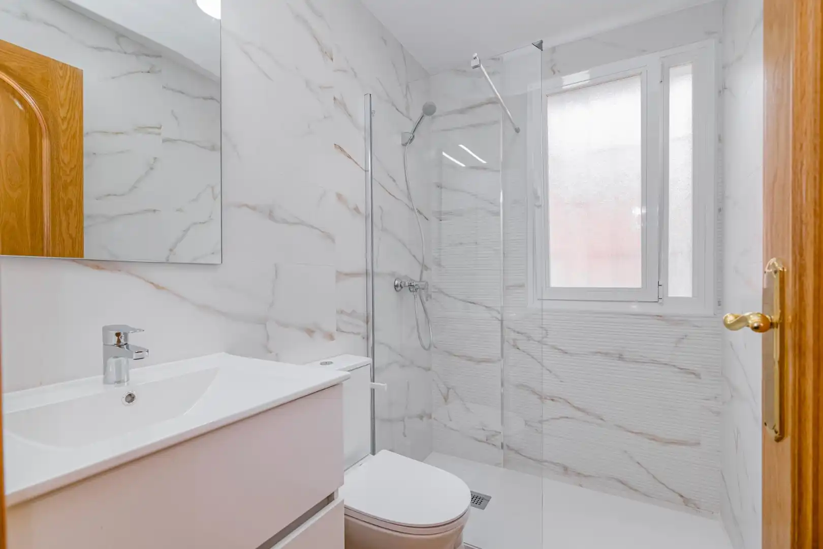 Bathroom of Flat for rent in Granada  with Furnished
