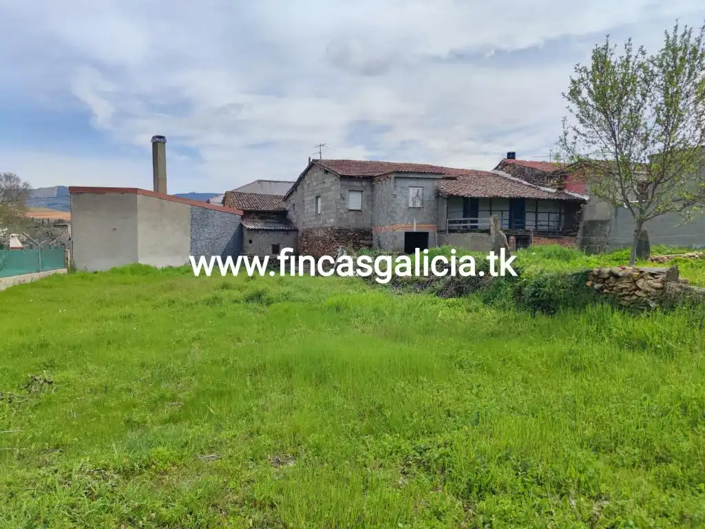 Finca rústica en venda a Verín