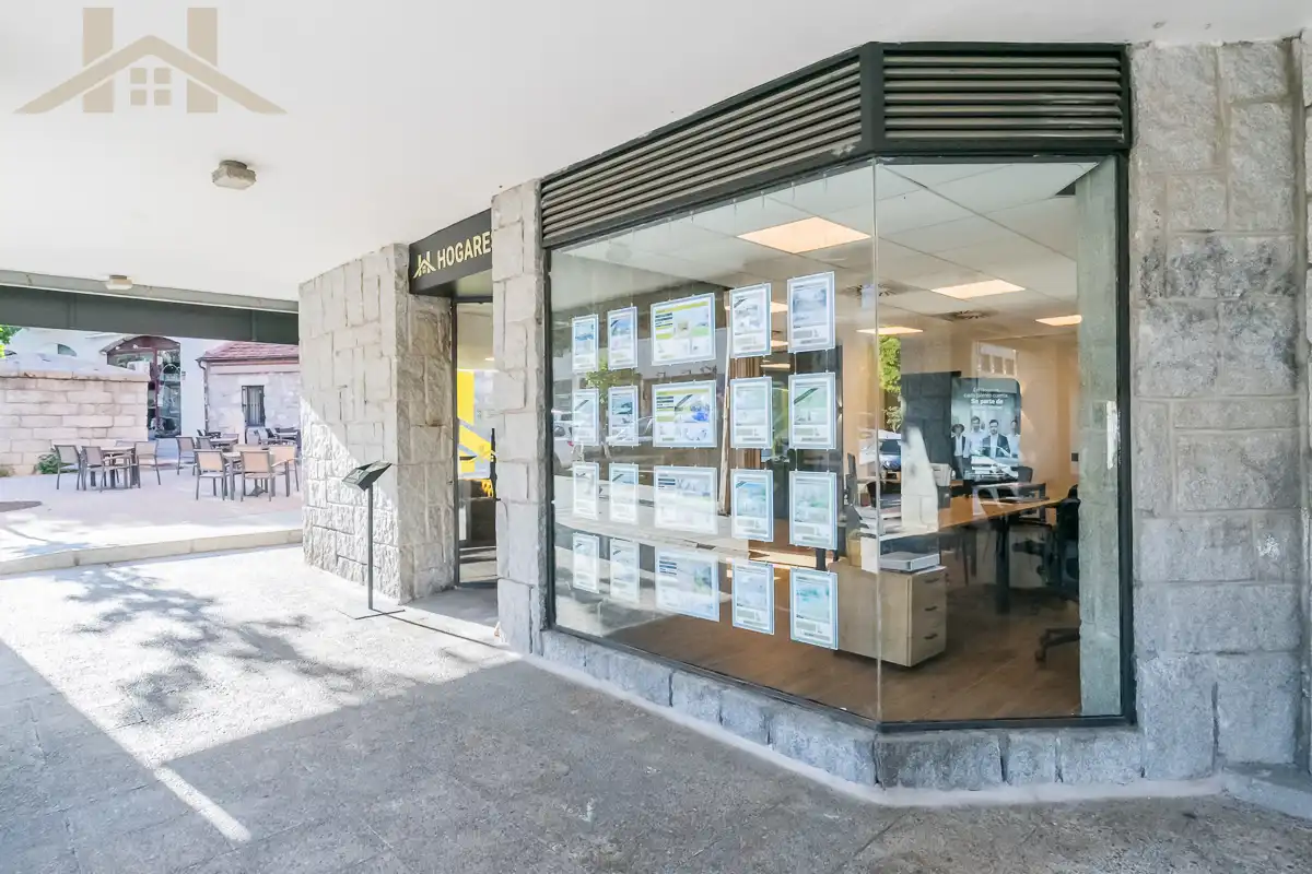 Vista exterior de Dúplex en venta en Torrelodones con Aire acondicionado, Calefacción y Jardín privado
