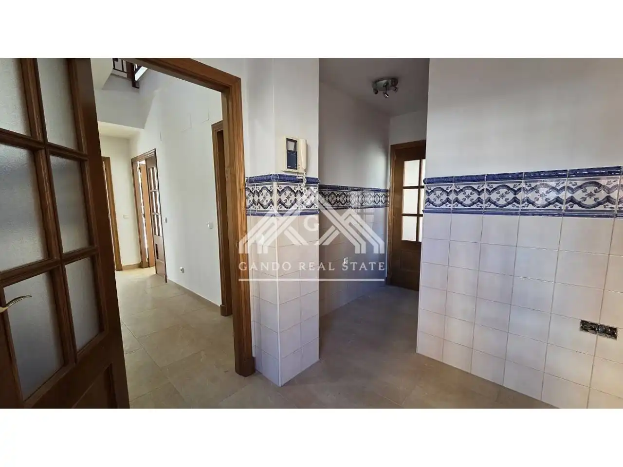 Casa adosada en venda en Dos Hermanas amb Aire condicionat i Jardí privat