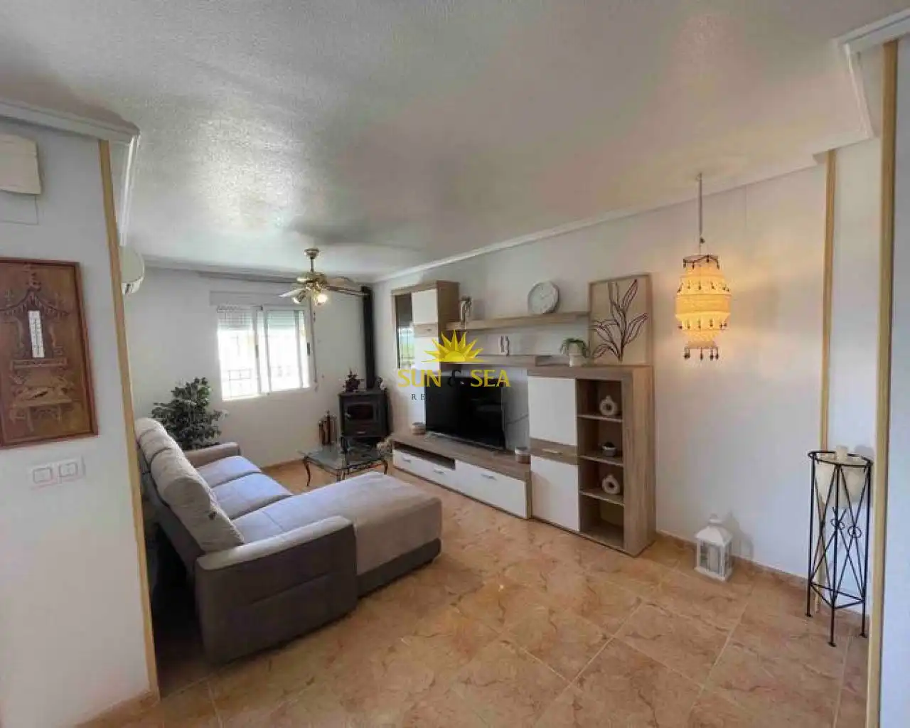 Sala d'estar de Casa o xalet de lloguer en Torrevieja amb Aire condicionat, Calefacció i Jardí privat