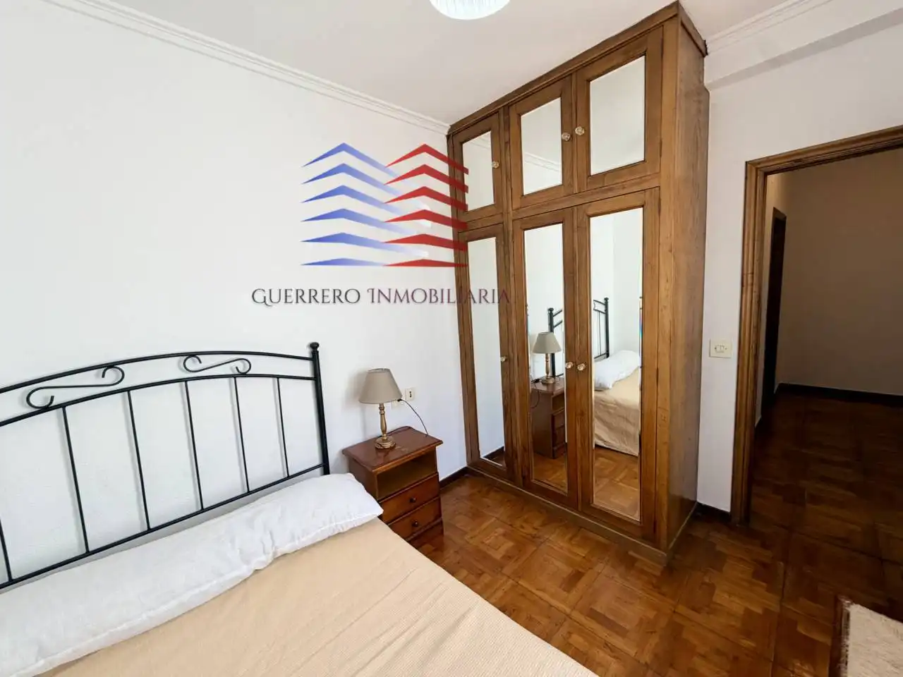 Habitación de Piso de alquiler en Ourense Capital  con Calefacción, Parquet y Trastero