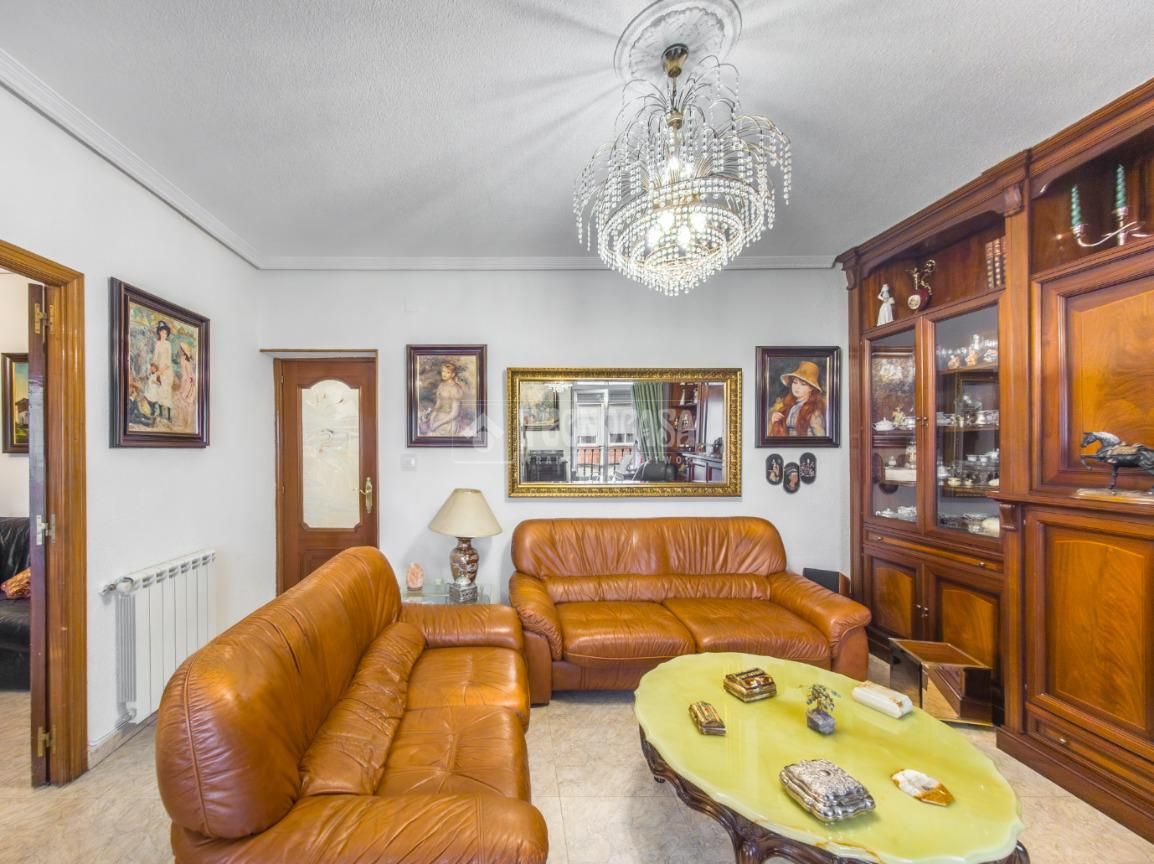 Sala d'estar de Pis en venda en  Madrid Capital amb Aire condicionat, Calefacció i Balcó