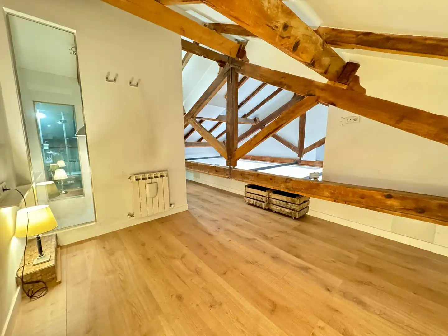 Maisonette zum Verkauf in Madrid mit Klimaanlage und Privatgarten