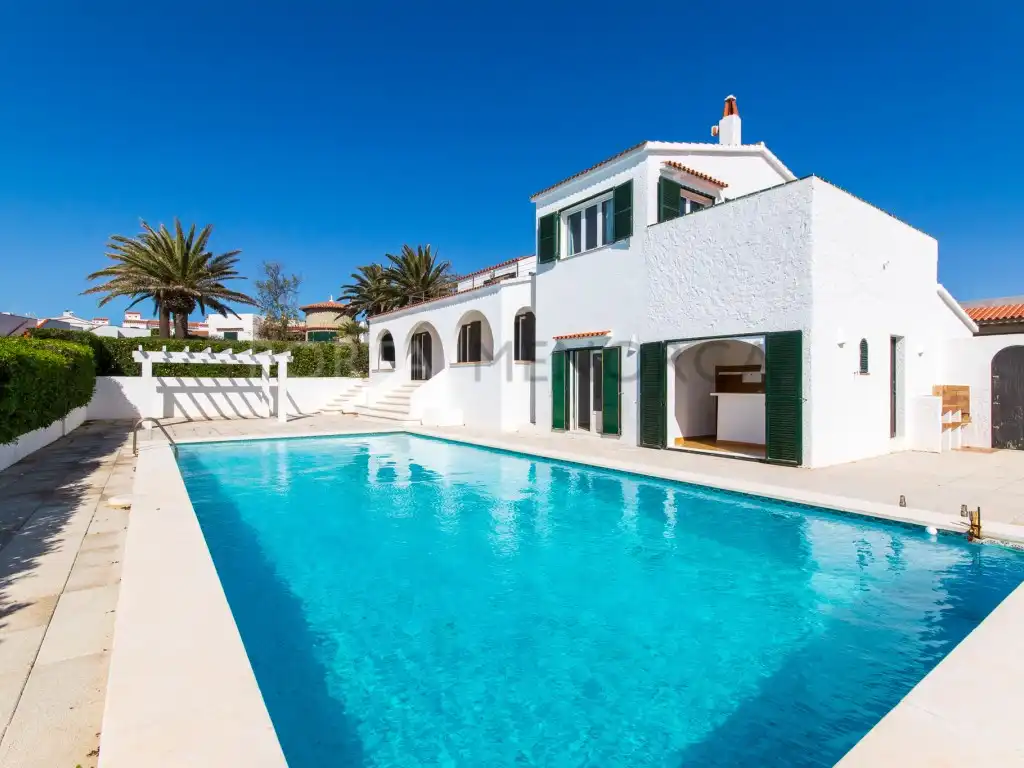 Vista exterior de Casa o xalet en venda en Sant Lluís amb Terrassa i Piscina