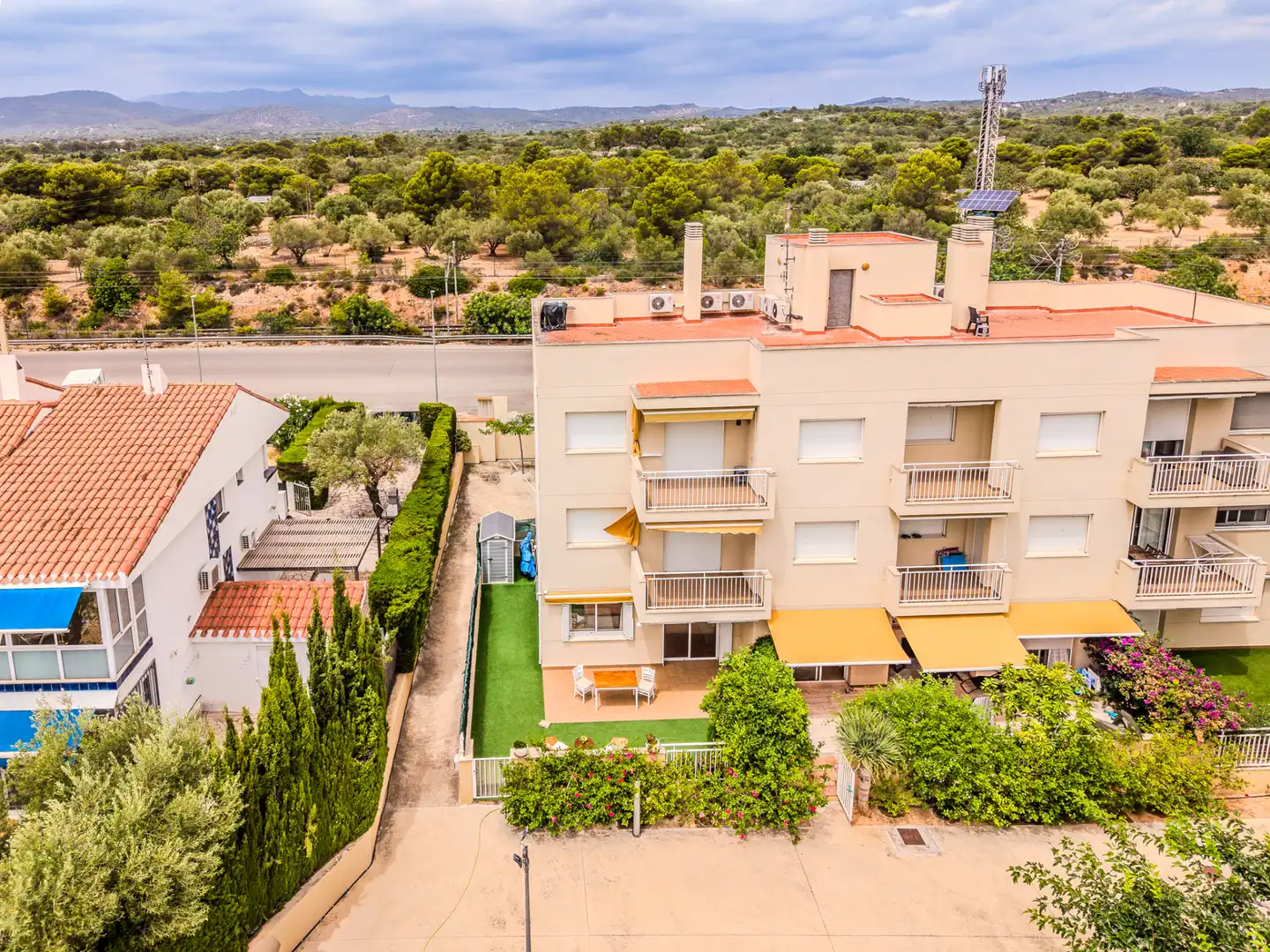 Vista exterior de Piso en venta en L'Ampolla con Aire acondicionado, Calefacción y Terraza