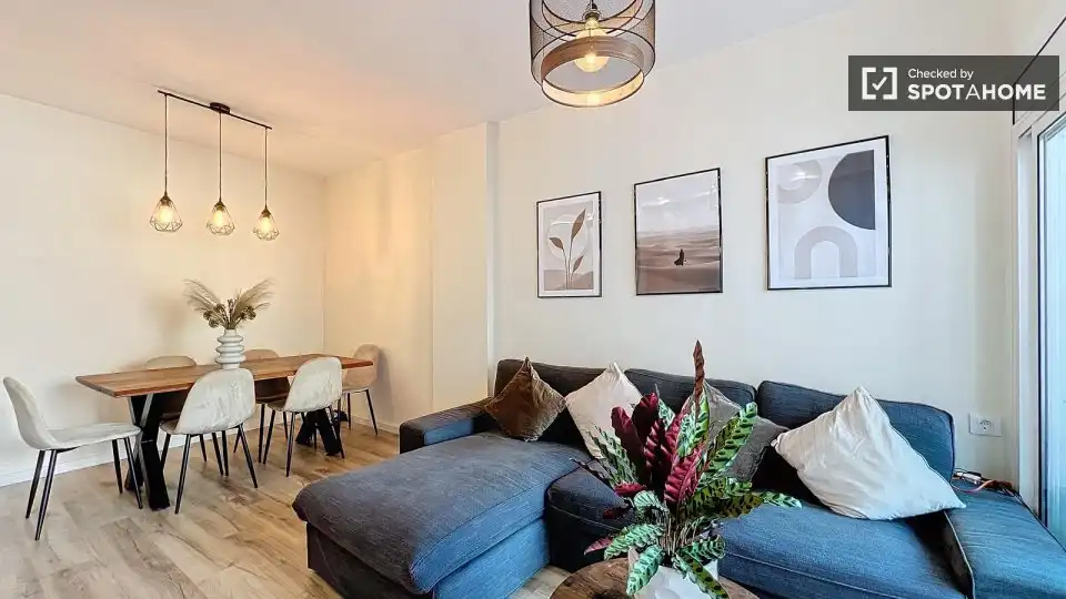 Flat with terrace to rent in Sant Martí, imagen 2