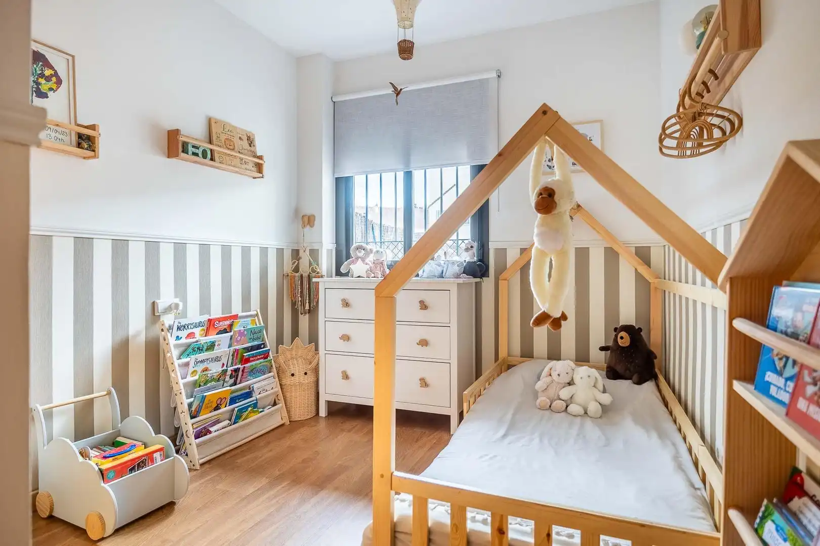 Habitación de Piso en venta en Mairena del Aljarafe con Aire acondicionado, Terraza y Trastero