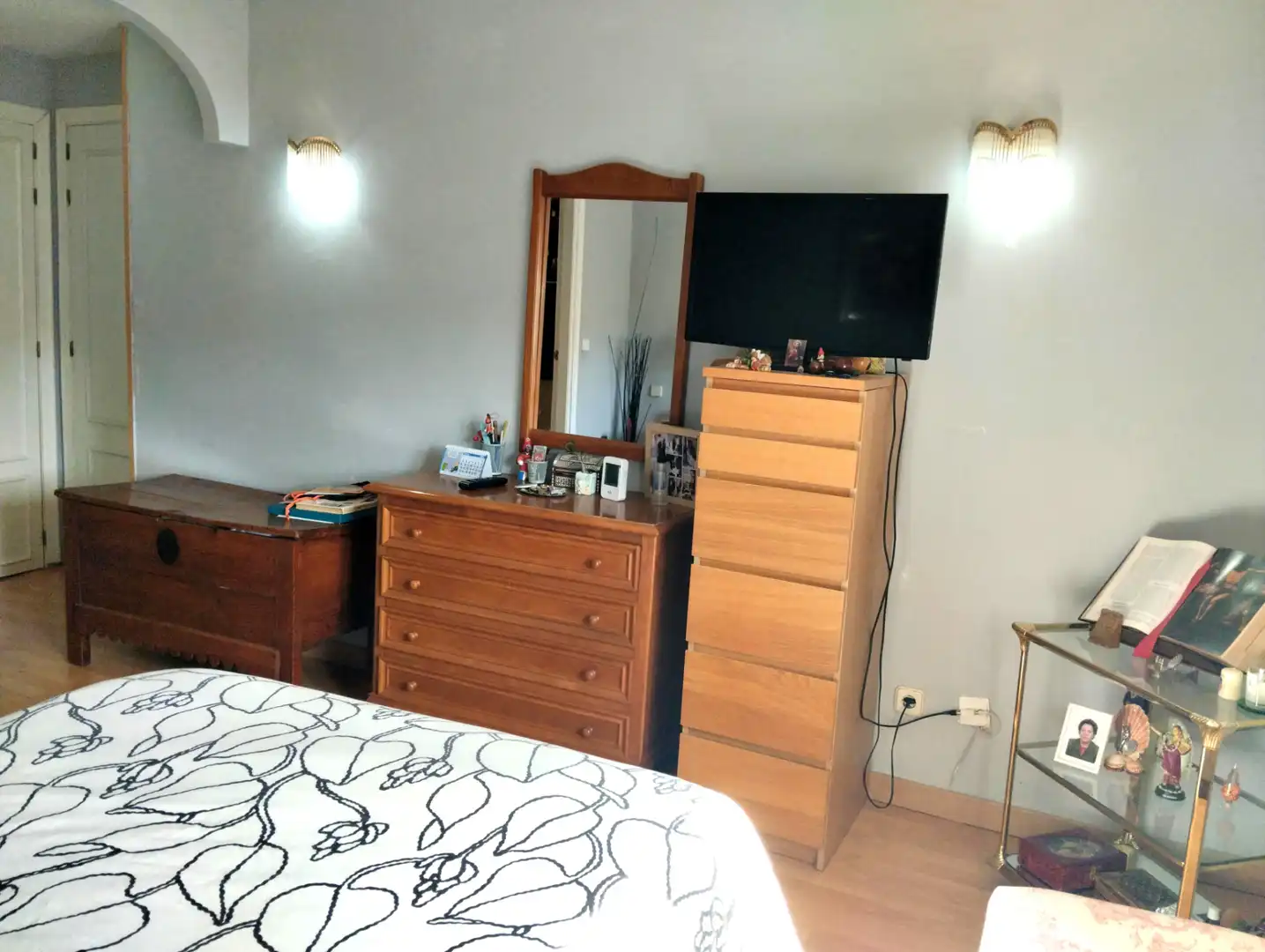 Habitación de Casa adosada en venta en San Lorenzo de El Escorial con Aire acondicionado, Calefacción y Jardín privado