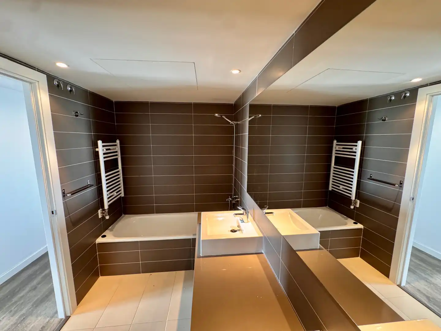 Baño de Casa adosada en venta en Mataró con Aire acondicionado, Calefacción y Jardín privado