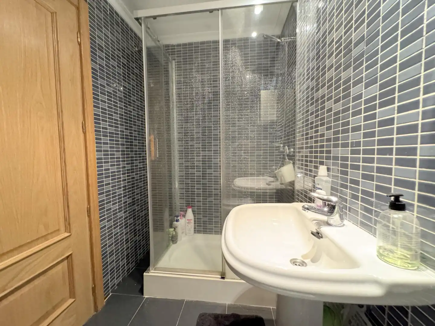Baño de Piso en venta en Ávila con Calefacción, Jardín privado y Terraza