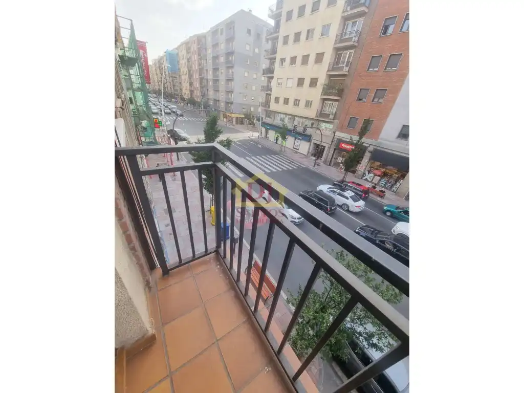 Piso de alquiler en Paseo de Canalejas, San Esteban - San Cristóbal