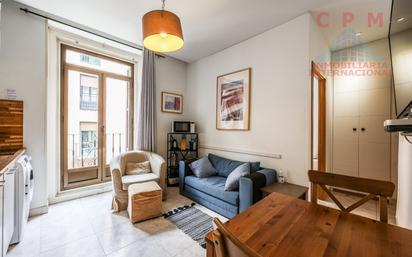 Living room of Flat for sale in  Madrid Capital  with Air Conditioner, Heating and Furnished