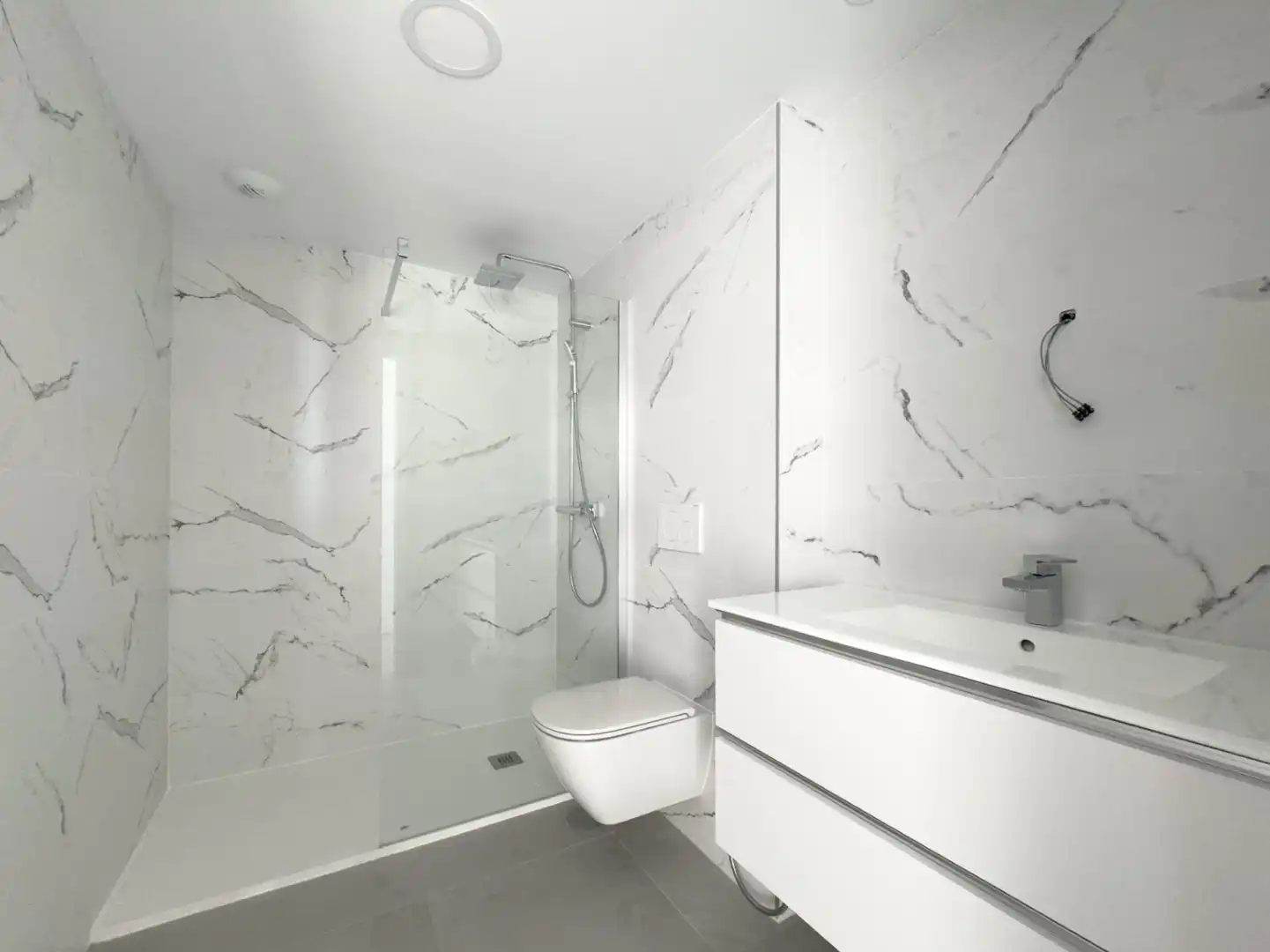 Badezimmer von Wohnungen zum Verkauf in Finestrat