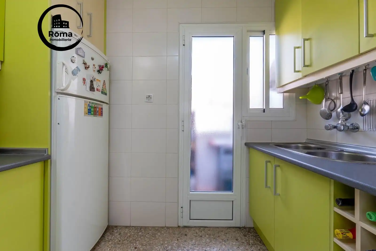 Kitchen of Flat for sale in Granada  with Air Conditioner, Heating and Terrace