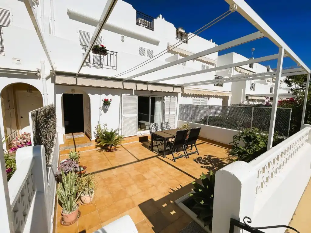 Dúplex amb piscina en venda a Las Marinas - Pueblo Laguna