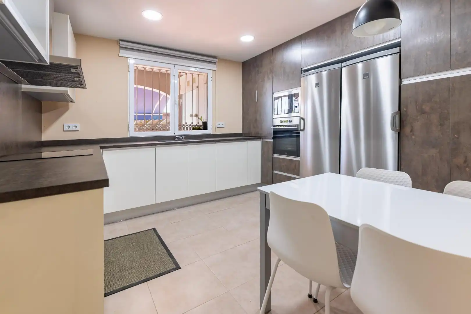 Cocina de Casa o chalet en venta en Montserrat con Aire acondicionado, Jardín privado y Terraza