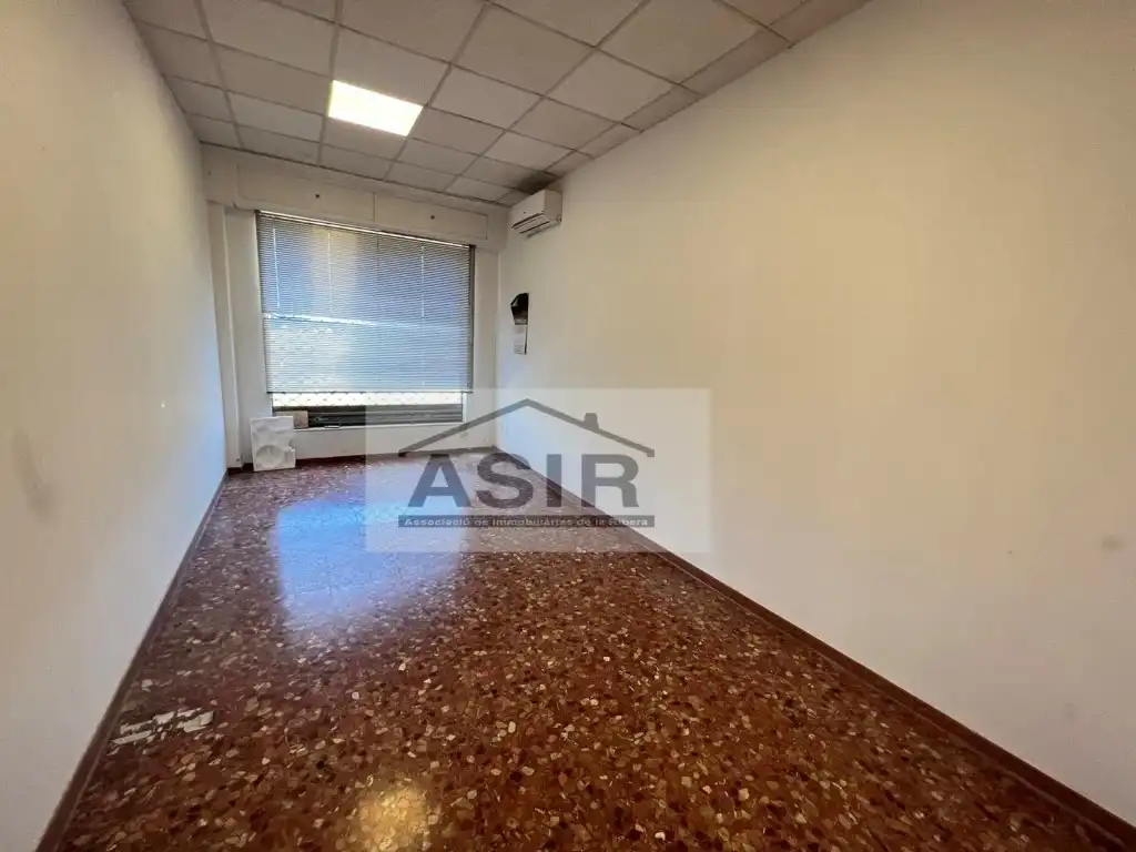 Industrial buildings for rent in Favara