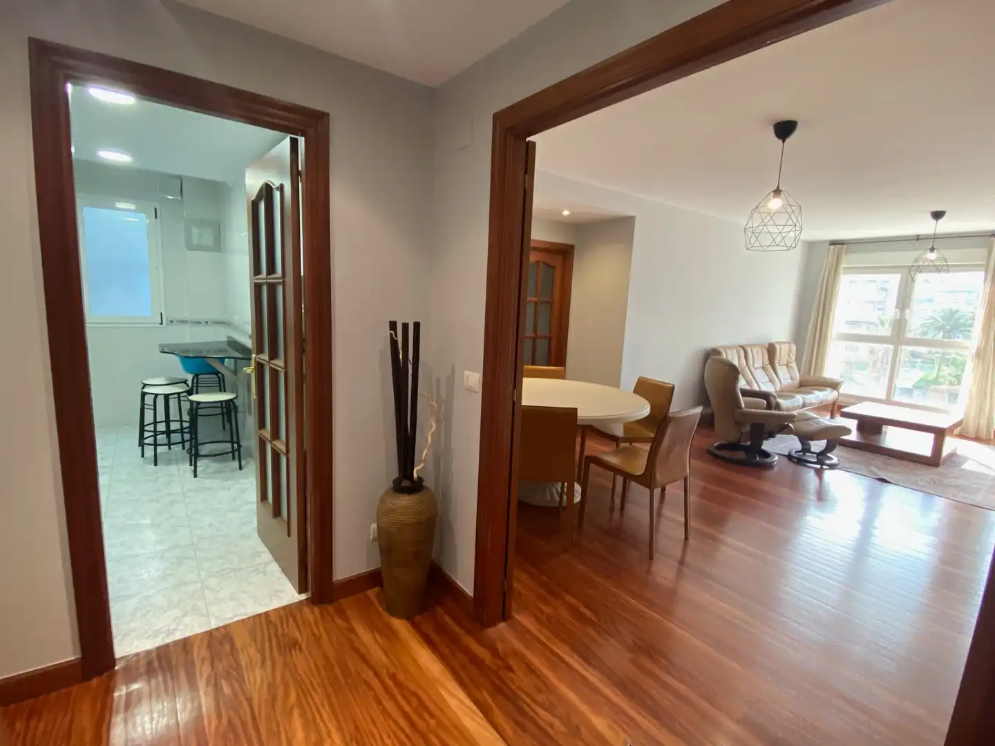 Comedor de Piso en venta en Castro-Urdiales con Calefacción, Trastero y Piscina