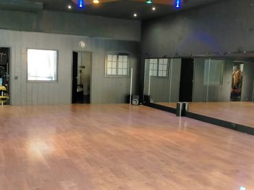 Business premises to rent in Centre