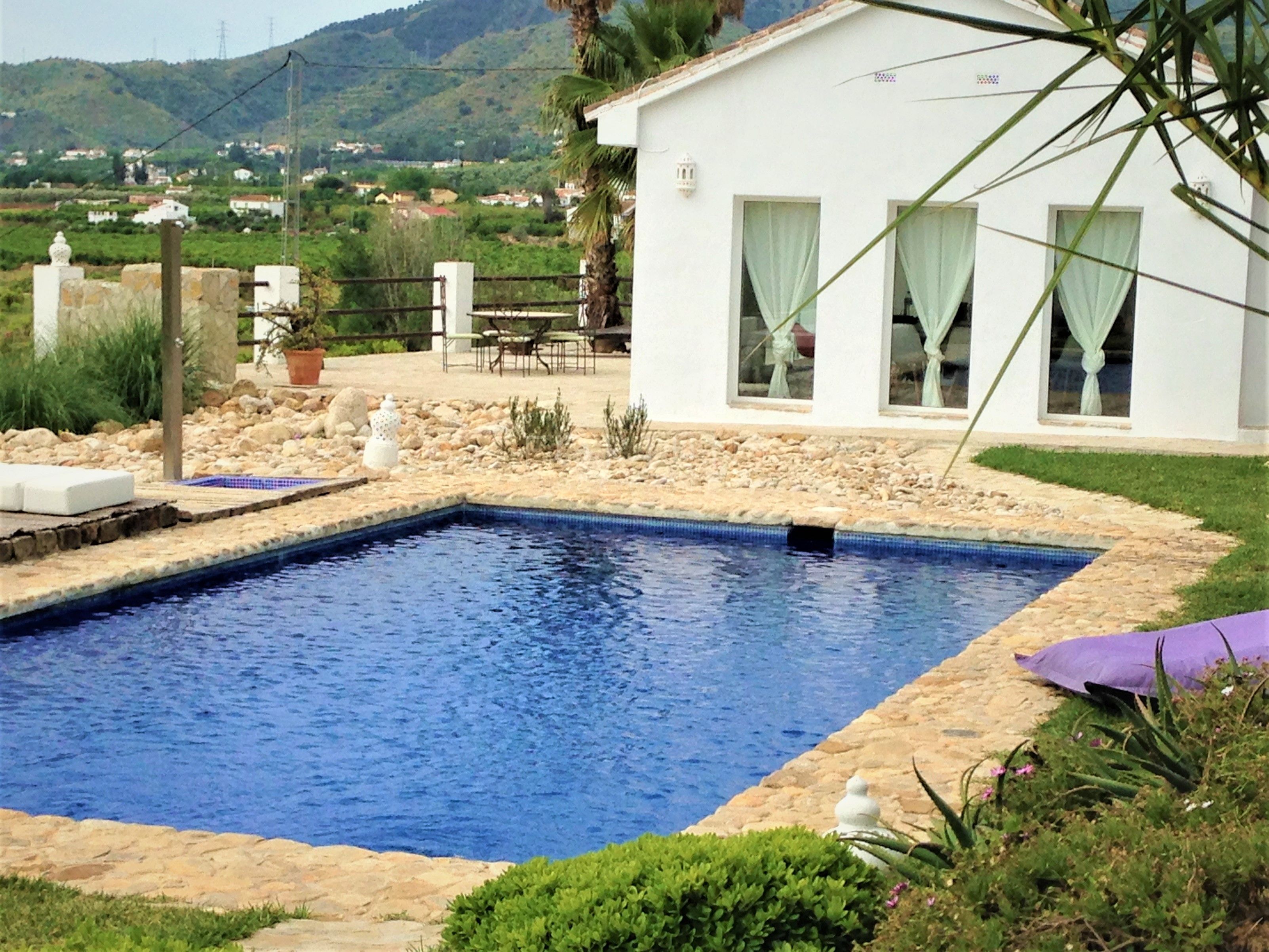 Piscina de Finca rústica en venda en Álora
