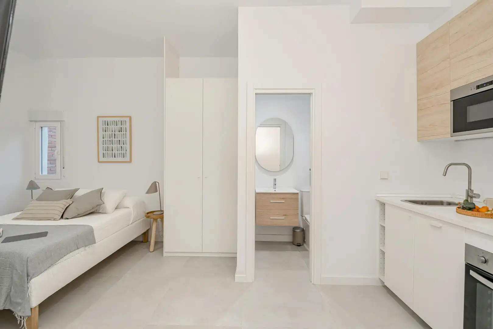 Bedroom of Flat for rent in Madrid  with Air Conditioner, Heating and Furnished