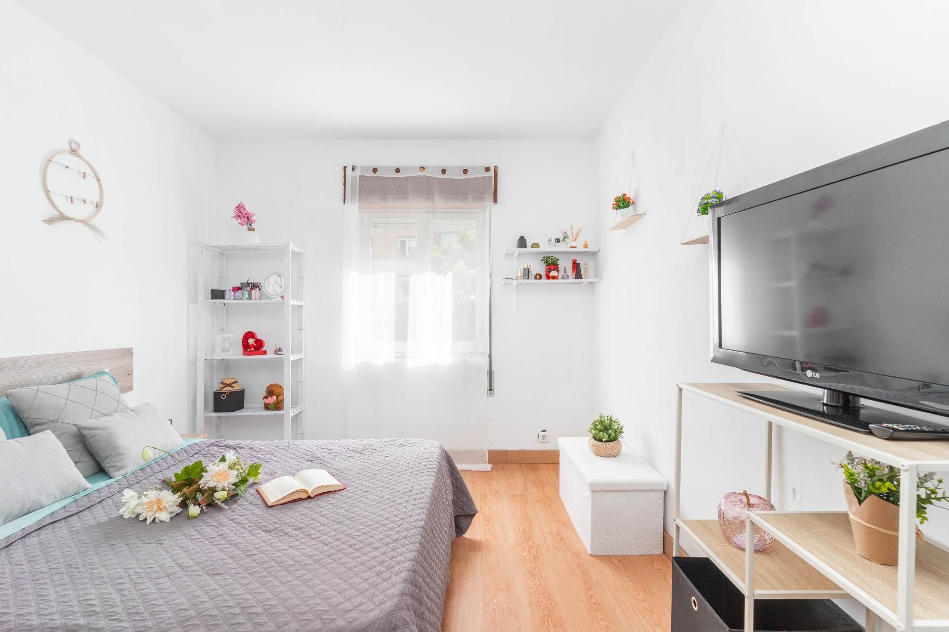 Habitación de Piso en venta en Gijón  con Calefacción, Jardín privado y Trastero