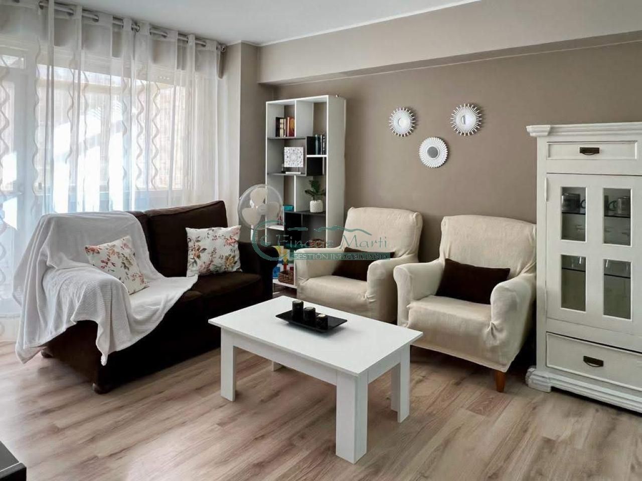 Sala de estar de Piso en venta en Vigo  con Calefacción y Balcón