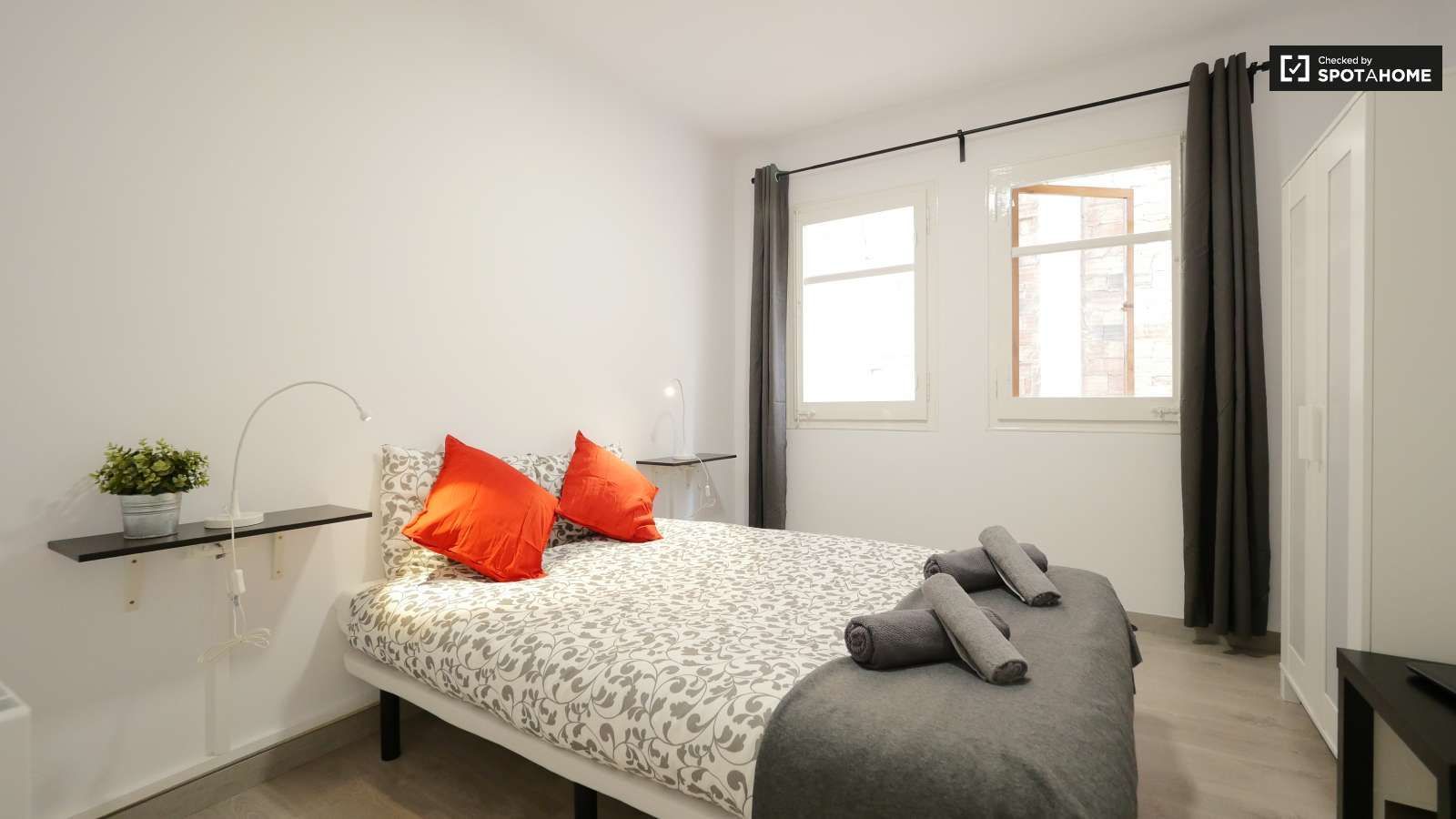 Bedroom of Flat for share in L'Hospitalet de Llobregat  with Air Conditioner, Heating and Terrace