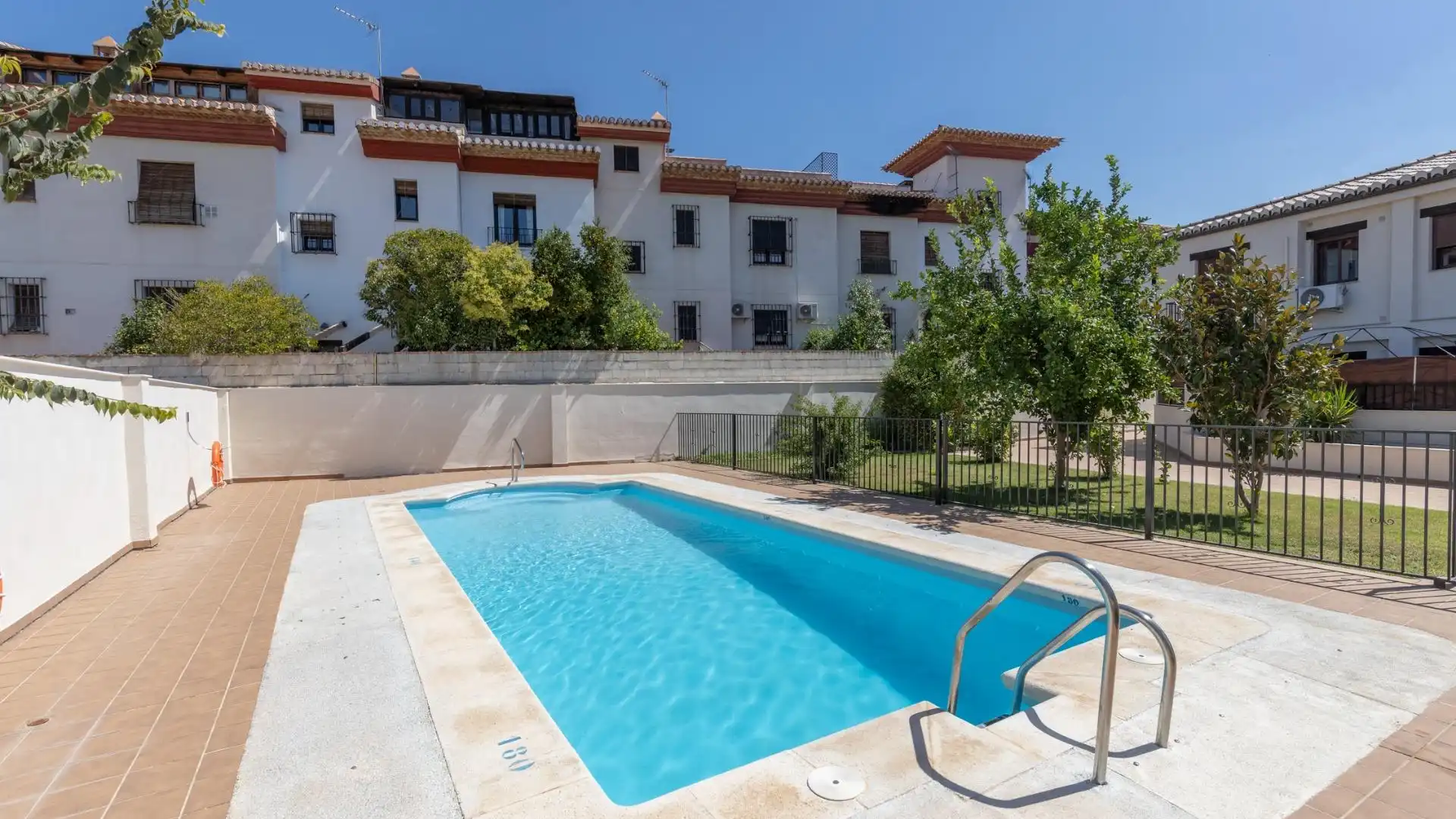 Piso en venta en Calle INFANTAS, 32, La Zubia Ciudad