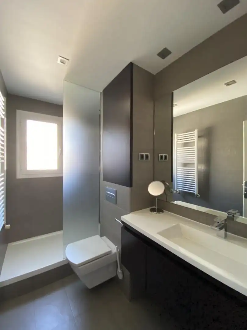 Baño de Ático en venta en Barcelona con Aire acondicionado, Calefacción y Terraza