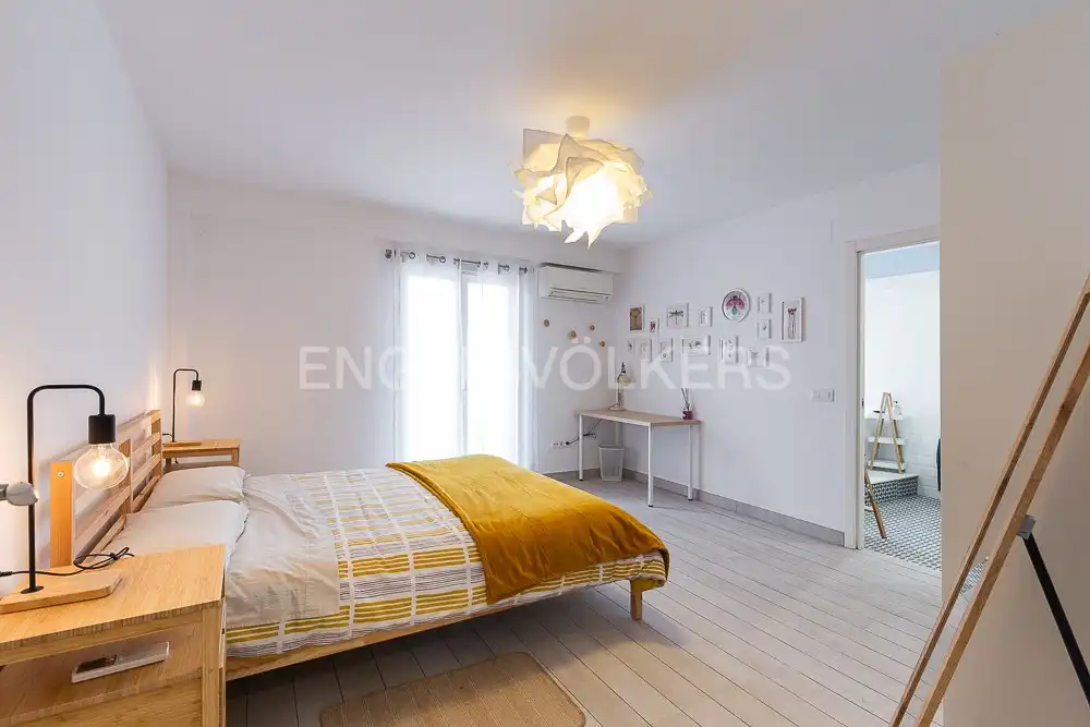 Habitación de Piso de alquiler en Valencia con Aire acondicionado, Calefacción y Amueblado