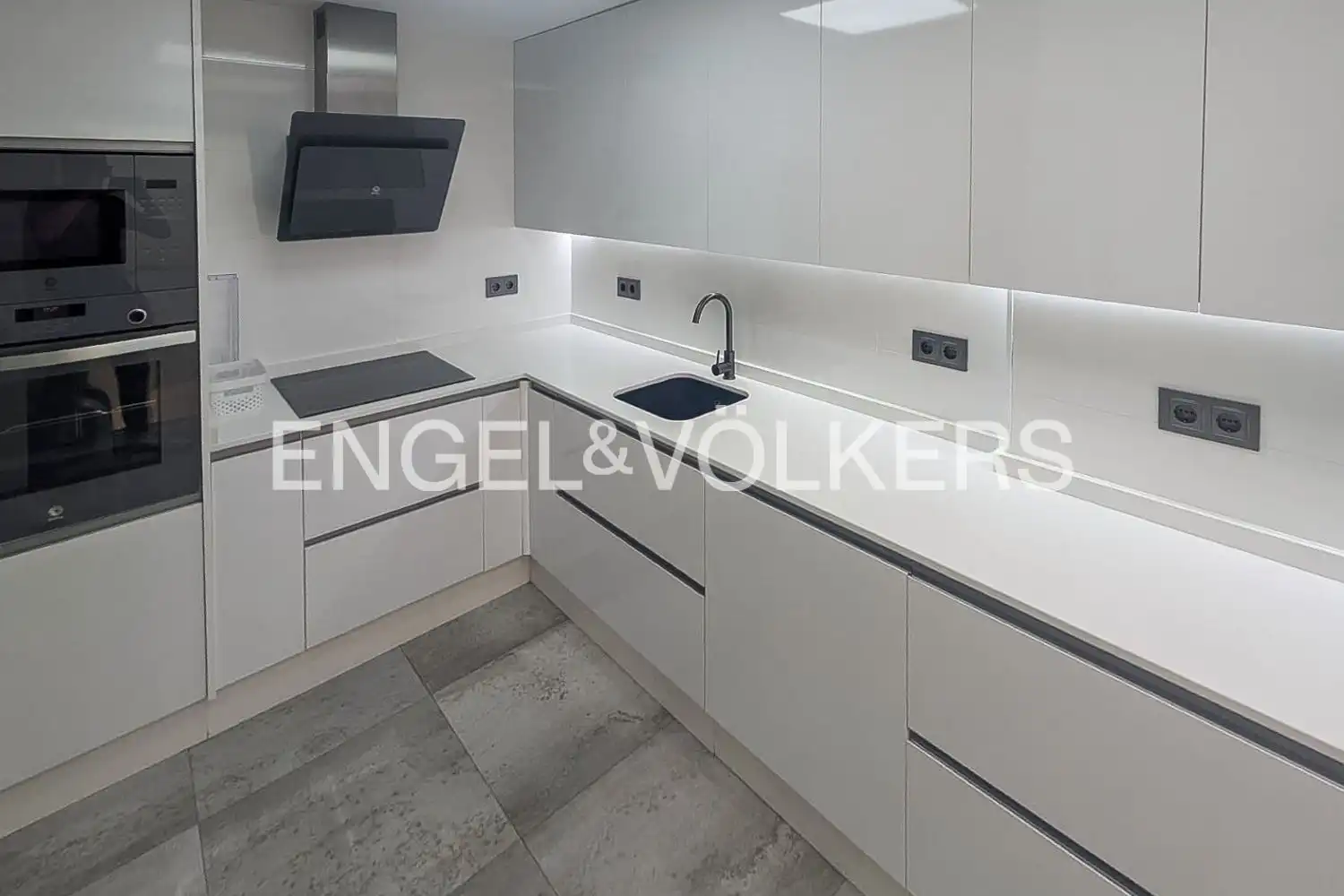 Kitchen of Houses for rent in Torrent  with Air Conditioner, Heating and Private garden