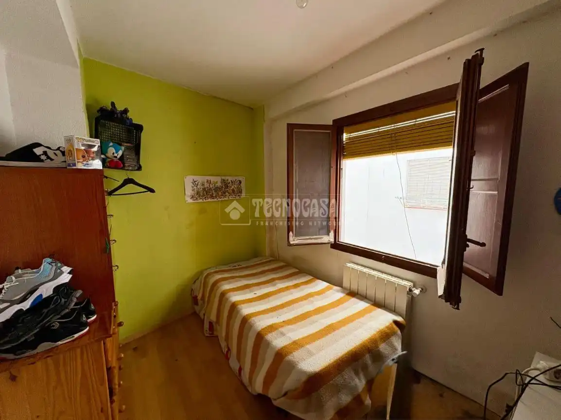 Bedroom of Flat for sale in Zaragoza  with Heating