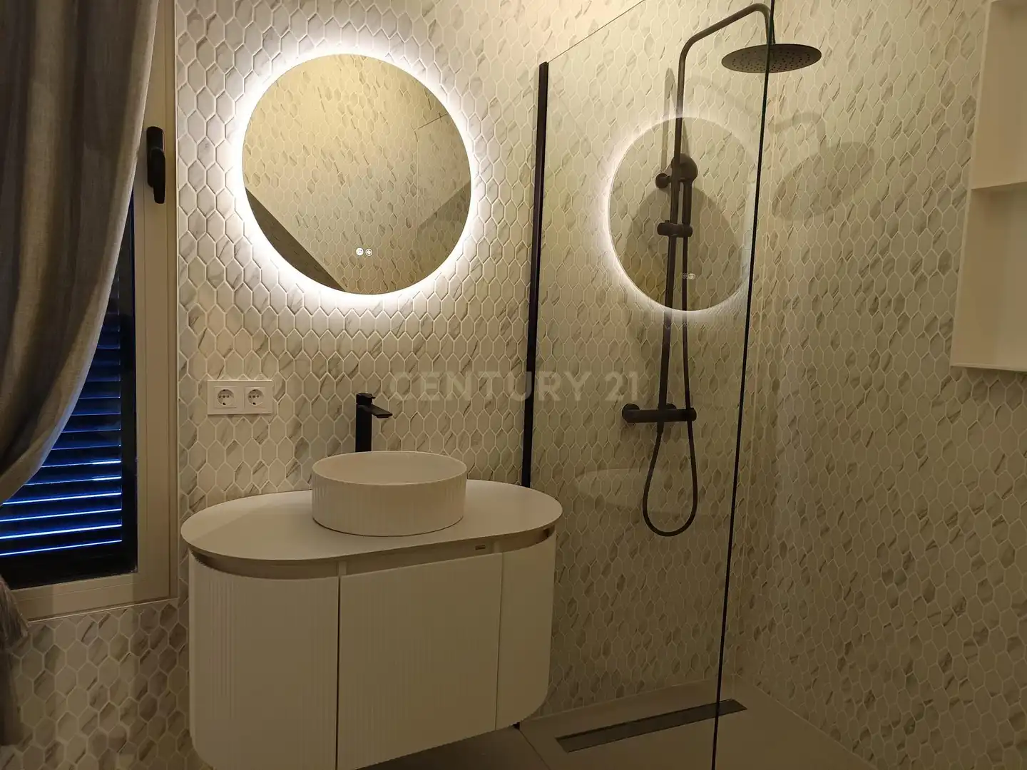 Badezimmer von Maisonette zum Verkauf in Calpe / Calp mit Klimaanlage, Waschmaschine und Balkon