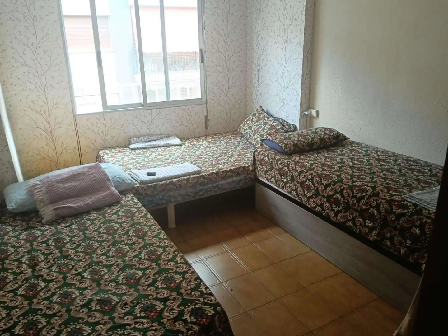Habitación de Piso en venta en Zaragoza con Amueblado