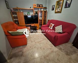 Sala d'estar de Casa o xalet en venda en Cáceres Capital amb Aire condicionat