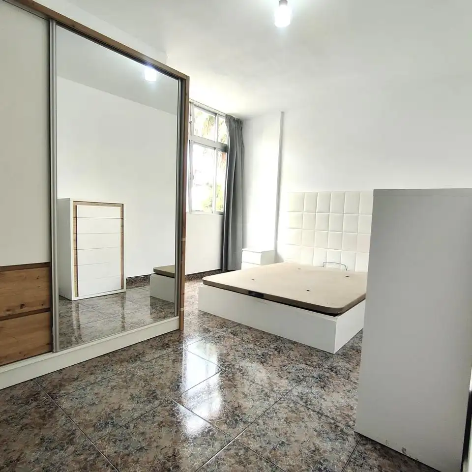 Dormitori de Apartament de lloguer en Telde amb Traster i Moblat