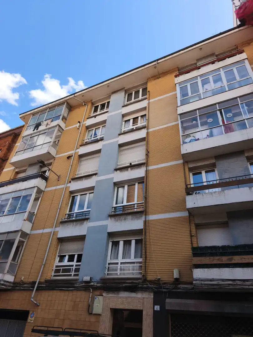 Vista exterior de Piso en venta en Gijón  con Calefacción, Terraza y Amueblado