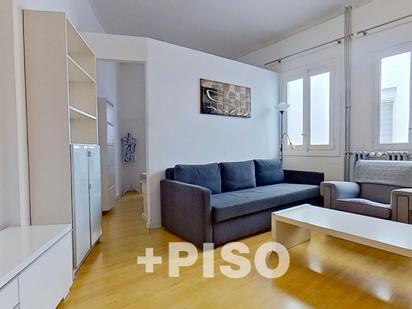 Sala d'estar de Pis en venda en  Madrid Capital amb Calefacció, Parquet i Moblat