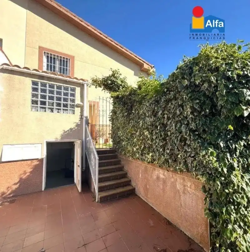 Vista exterior de Casa o xalet en venda en Cáceres amb Aire condicionat, Calefacció i Traster