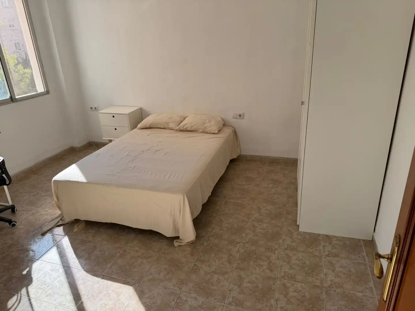 Bedroom of Flat for rent in Valencia  with Furnished, Washing machine and Balcony