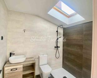 Bathroom of Duplex for sale in Bargas  with Balcony