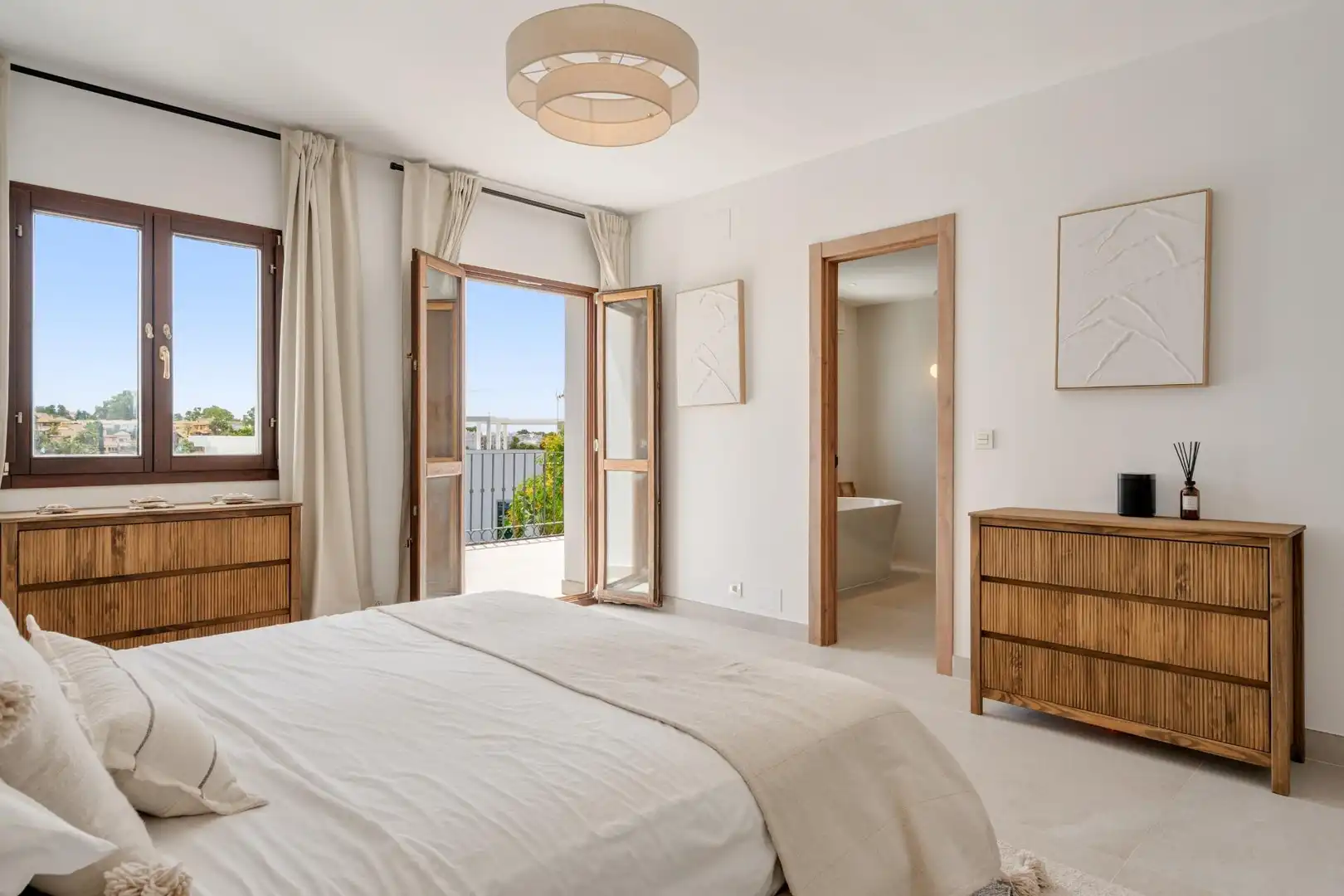 Dormitori de Casa adosada en venda en Estepona amb Aire condicionat, Calefacció i Terrassa