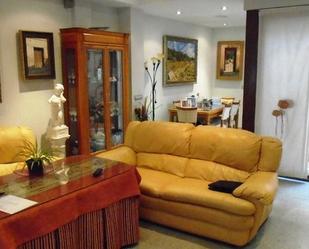 Sala d'estar de Casa o xalet en venda en  Córdoba Capital amb Aire condicionat i Terrassa