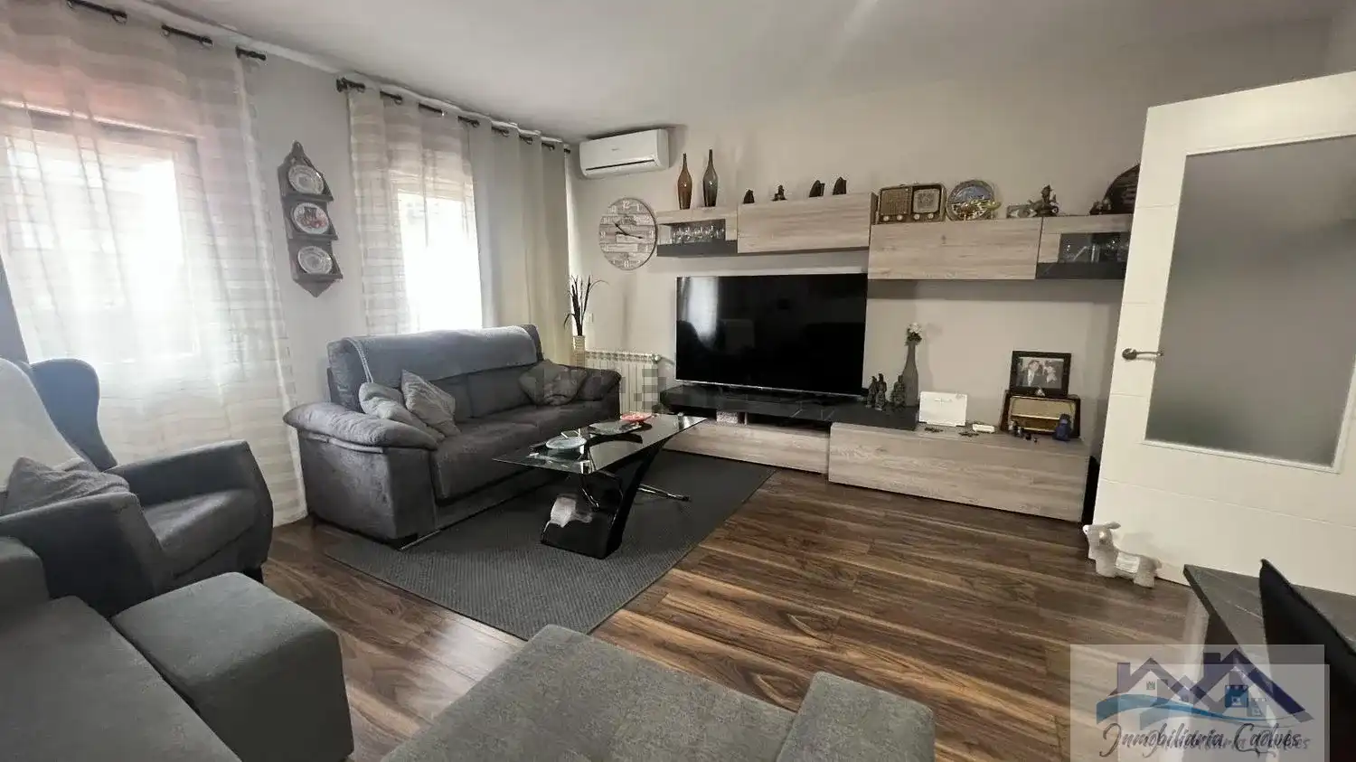 Sala d'estar de Casa adosada en venda en Boadilla del Monte amb Aire condicionat, Calefacció i Parquet